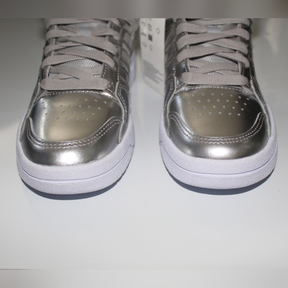 ✨🆕✨ NWOB ADIDAS Entrap Mid Silver Metallic - Picture 15 of 16